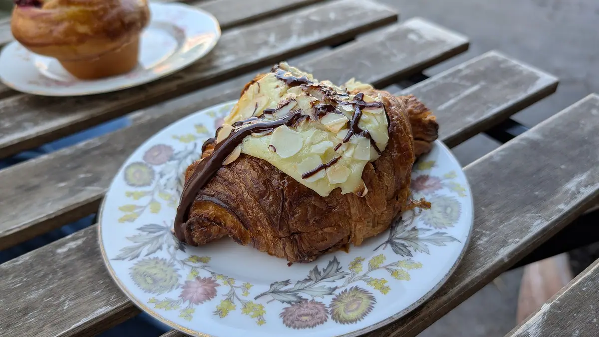 Opera Cakes & Desserts – patisserie in Belle Vue, Manchester